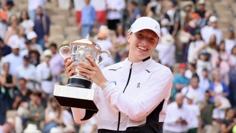 Actualites francaise Iga Swiatek remporte son troisieme Roland Garros